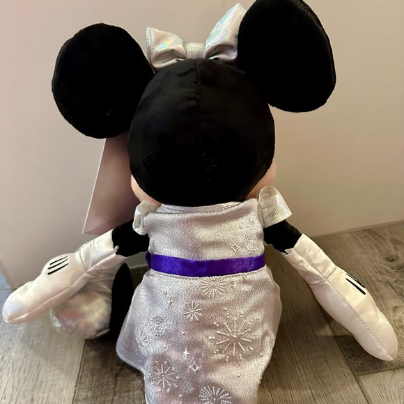 New Disney100 Years of Wonder Minnie Mouse Large Plush Stuffed Animal 2023 - Picture 4 of 7